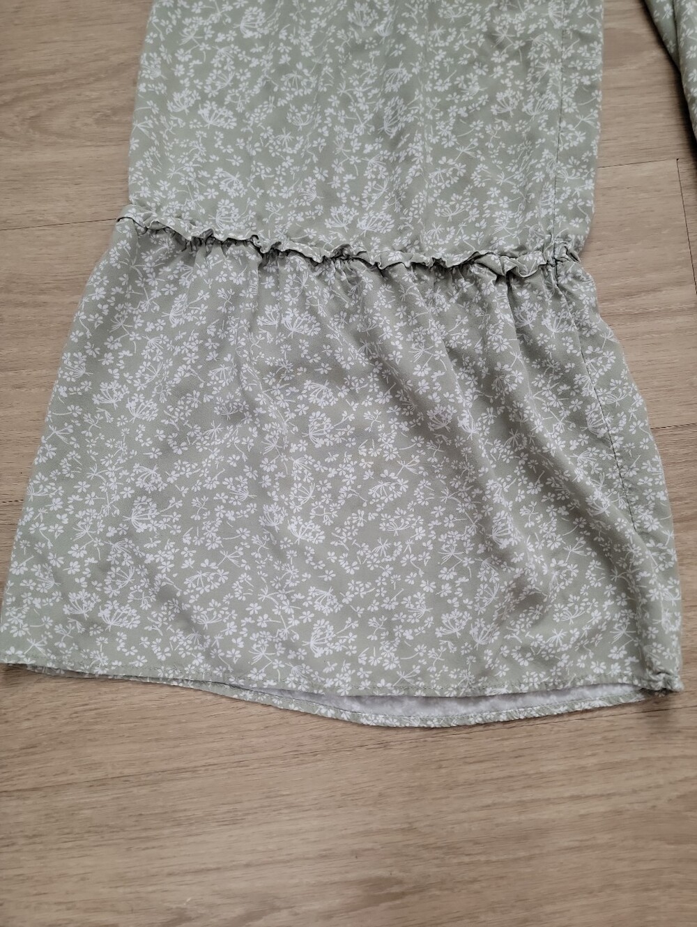 CeCe Ruffle Wide Leg Harem Pants Light Sage Green Floral Soft - Picture 6 of 10